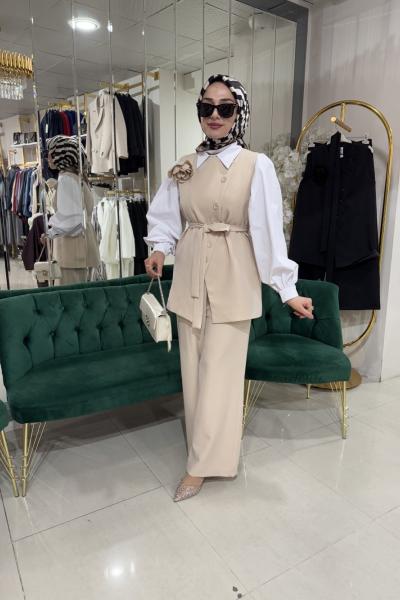 ESSE ÖNÜ DÜĞMELİ YELEKLİ TAKIM Taş Rengi