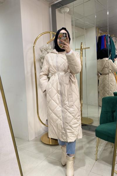 560013 FERMUAR DETAYLI UZUN KAPİTONE MONT Bej