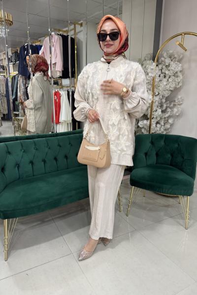 ÇİÇEK DETAYLI TAKIM Bej